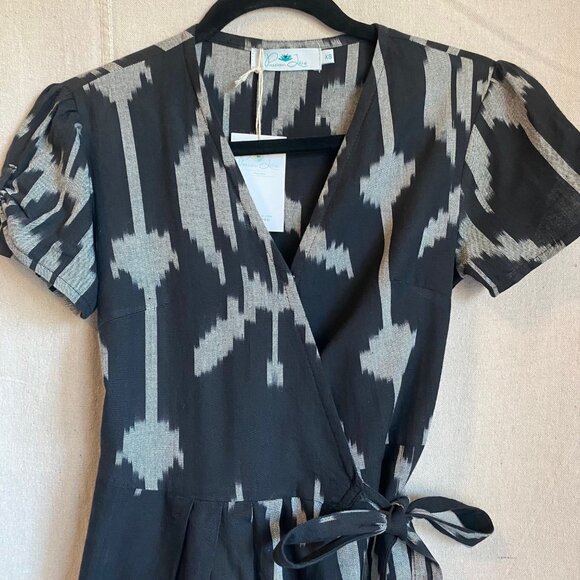 Fair Trade Genuine Ikat Black Cotton Wrap Dress NWT Extra Small Passion Lilie - Picture 4 of 12